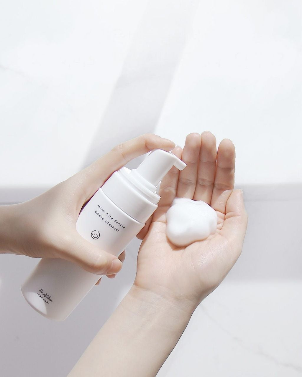 Dr. Althea – Nettoyant moussant doux aux acides aminés 140 ml