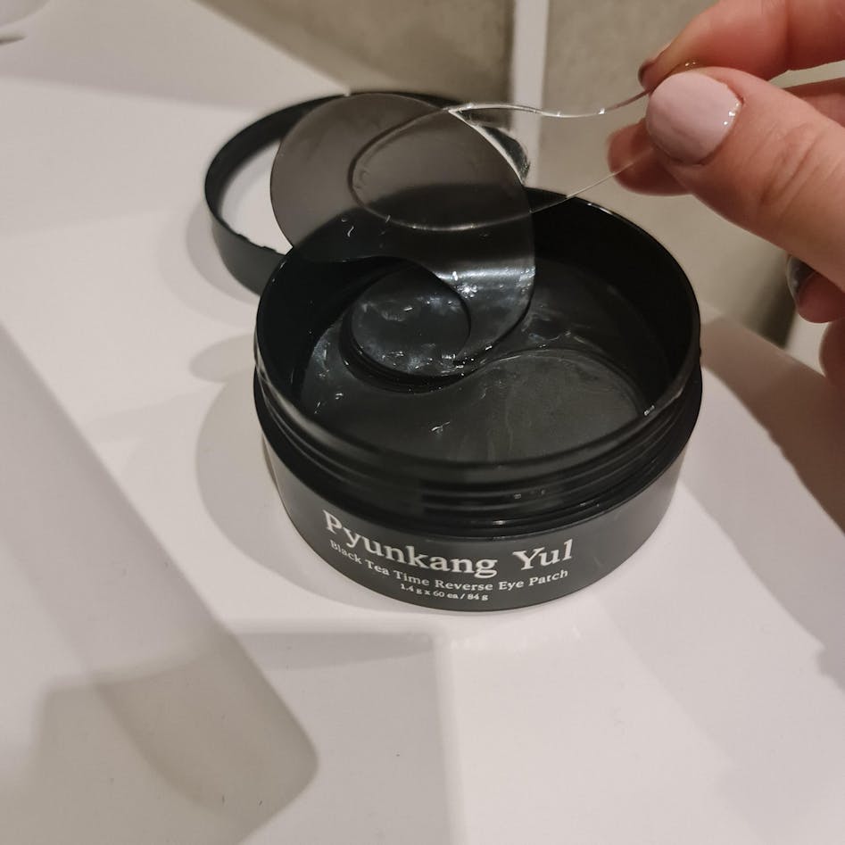 Pyunkang Yul – Patchs pour les yeux inversés Black Tea Time – 60 pièces