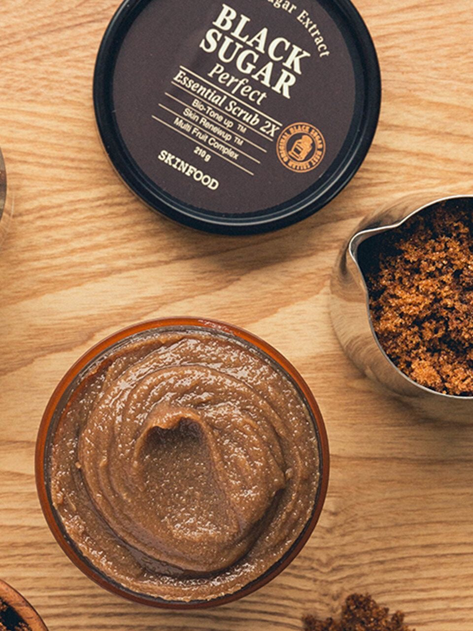 SKINFOOD - Gommage Essentiel Parfait au Sucre Noir 2X, 210g